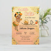 小さなかわいこちゃんが彼女の方法ベビーシャワーガール 招待状 (スタンド正面)