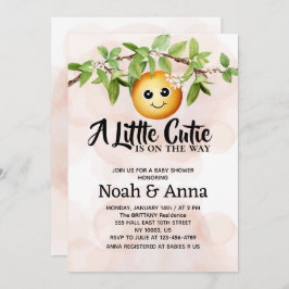 小さなかわいこちゃんが赤ちゃんシャワーのシンプル途中にある 招待状