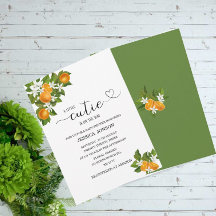 小さなかわいこちゃんが赤ちゃんシャワーの途中にある