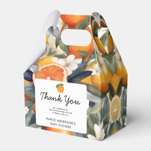 小さなかわいこちゃんがCitrus赤ちゃんシャワーの途中にある フェイバーボックス (正面サイド)