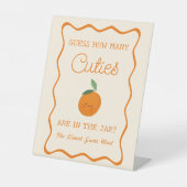 小さなかわいこちゃんの赤ん坊シャワーは数のかわいこちゃんを推測 台座サイン (正面)