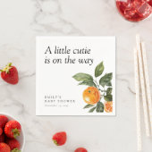 小さなかわいこちゃんは柑橘系の赤ちゃんシャワーの途中にある スタンダードカクテルナプキン (インサイチュ)