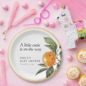 小さなかわいこちゃんは柑橘系の赤ちゃんシャワーの途中にある ペーパープレート (パーティー)