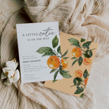 小さなかわいこちゃんは柑橘系の赤ちゃんシャワーの途中にある