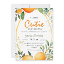 小さなかわいこちゃんは柑橘系の赤ちゃんシャワーの途中にある