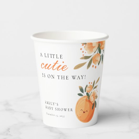 小さなかわいこちゃんは柑橘系の赤ちゃんシャワーの途中にある 紙コップ (裏面)