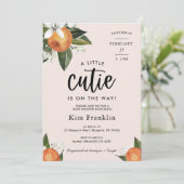 小さなかわいこちゃんクレメンチンオレンジ色の赤ちゃんシャワーInvi 招待状 (スタンド正面)