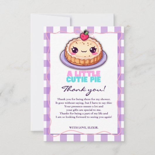 小さなかわいこちゃんパイかわいい紫の格子柄の赤ちゃんシャワー サンキューカード (正面)