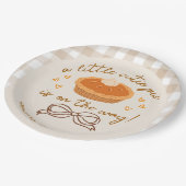 小さなかわいこちゃんパイが彼の道を行く ペーパープレート (アングル)