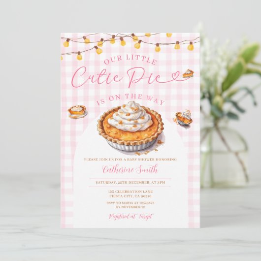 小さなかわいこちゃんパイが途中の赤ちゃんシャワーピンク 招待状 (スタンド正面)
