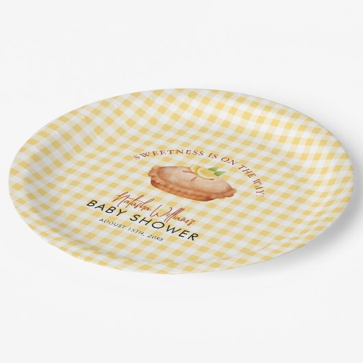 小さなかわいこちゃんパイは赤ちゃんシャワーの途中にある ペーパープレート (アングル)