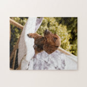 小さなウィーナー犬が太陽の下をぶらつく ジグソーパズル (横)