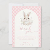 小さなウサギのピンクのギンガム ベビーシャワー サンキューカード (正面)