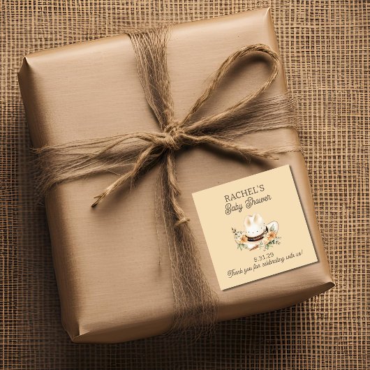 小さなカウボーイがウェスタン・ベビーシャワーに向かっている スクエアシール