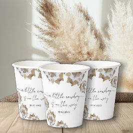 小さなカウボーイが途中だ 紙コップ