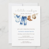 小さなカウボーイは男の子の赤ちゃんシャワーの途中にある 招待状 (正面)