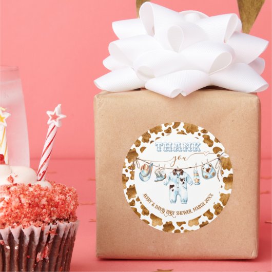 小さなカウボーイクロセスラインワイルドウエストボーイベビースシャワー ラウンドシール (パーティー)