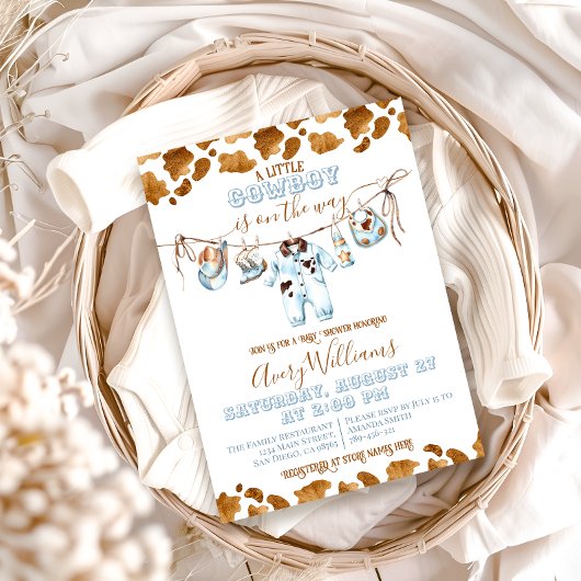 小さなカウボーイクロセスラインワイルドウエストボーイベビースシャワー 招待状