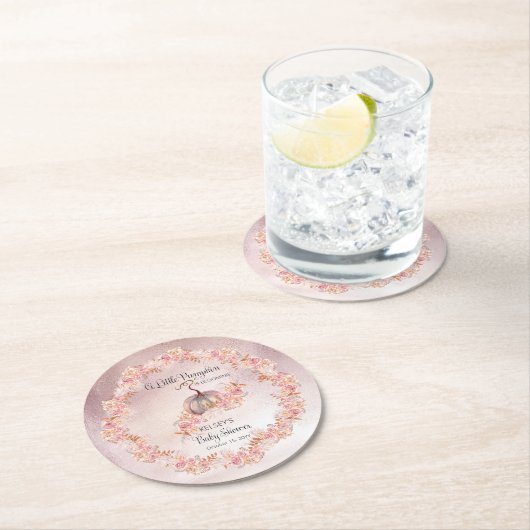 小さなカボチャがピンクの赤ちゃんシャワーを咲いている ラウンドペーパーコースター (インサイチュ)