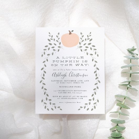 小さなカボチャが赤ちゃんシャワーの途中にある インビテーションポストカード