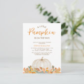 小さなカボチャが赤ちゃんシャワーの途中にある インビテーションポストカード (スタンド正面)