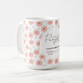 小さなカボチャが赤ちゃんシャワーの途中にある コーヒーマグカップ (正面左)