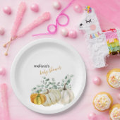 小さなカボチャが赤ちゃんシャワーの途中にある ペーパープレート (パーティー)