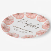 小さなカボチャが赤ちゃんシャワーの途中にある ペーパープレート (アングル)