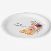 小さなカボチャが赤ちゃんシャワーの途中にある ペーパープレート (アングル)