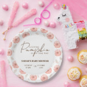 小さなカボチャが赤ちゃんシャワーの途中にある ペーパープレート (パーティー)