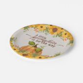 小さなカボチャが赤ちゃんシャワーの途中にある ペーパープレート (アングル)