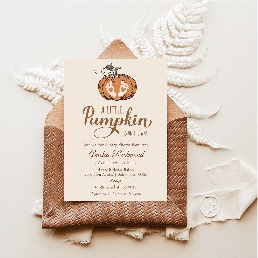 小さなカボチャが赤ちゃんシャワーパーティーの途中にある 招待状