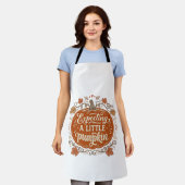 小さなカボチャの秋の妊娠Tシャツを期待する_1 エプロン (着用した状態)