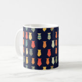 小さなカラフルTiesパターン コーヒーマグカップ (正面左)