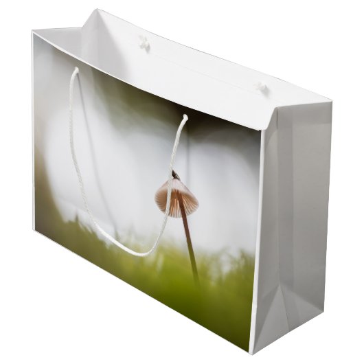 小さなキノコ自然写真 ラージペーパーバッグ (正面アングル)