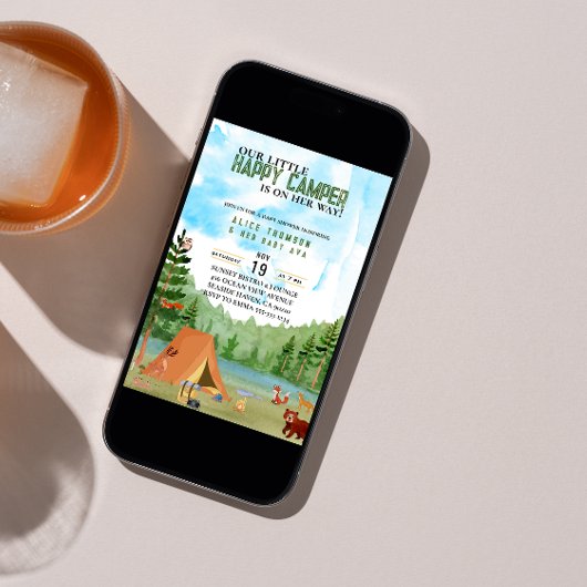 小さなキャンパーのキャンプの冒険の森の赤ちゃんシャワー 招待状