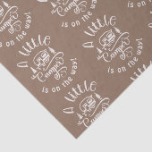 小さなキャンパーは赤ちゃんシャワーの途中にある 薄葉紙 (詳細)