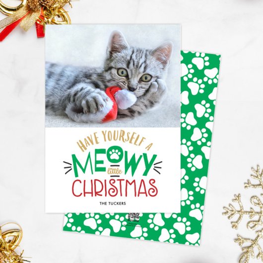 小さなクリスマスのペット猫の写真を撮る シーズンカード