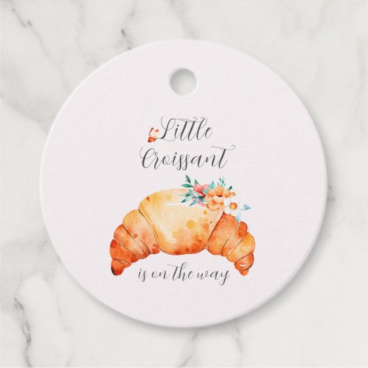 小さなクロワッサンが赤ちゃんシャワーの途中にある フェイバータグ (正面)