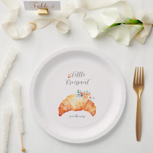小さなクロワッサンが赤ちゃんシャワーの途中にある ペーパープレート (ウェディング)