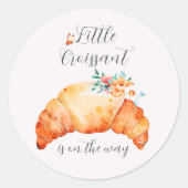 小さなクロワッサンが赤ちゃんシャワーの途中にある ラウンドシール (正面)