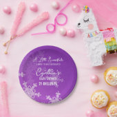 小さなスノーフレークのミニマルな紫色のパターン ペーパープレート (パーティー)