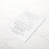 小さなスノーフレークの第2の誕生日 箔招待状 (回転した状態)