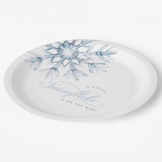小さなスノーフレークの青い赤ちゃんシャワー ペーパープレート (アングル)