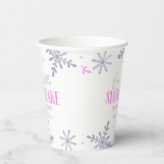 小さなスノーフレーク冬のピンクの赤ちゃんシャワー 紙コップ (右)