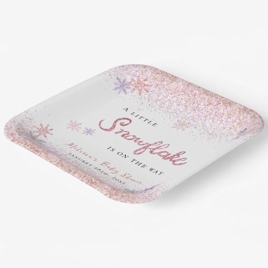 小さなスノーフレーク冬ピンクの女の子の赤ちゃんシャワー ペーパープレート (傾斜あり)