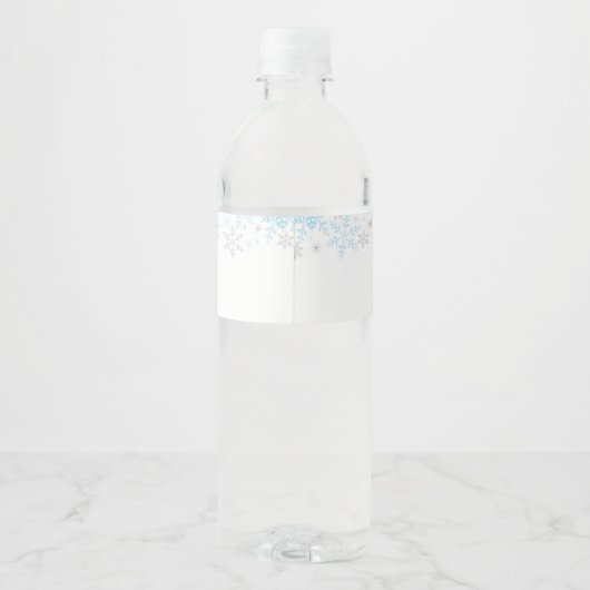 小さなスノーフレーク赤ちゃんシャワー水ラベル、青 ペットボトルラベル (裏面)