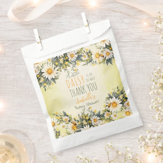 小さなデイジーが途中のフローラの赤ちゃんシャワー フェイバーバッグ (クリップ留めされた状態)