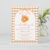 小さなトルコが途中の赤ちゃんシャワーギンガム 招待状 (スタンド正面)