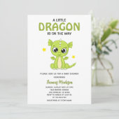 小さなドラゴンかわいい緑の男の赤ちゃんシャワー 招待状 (スタンド正面)